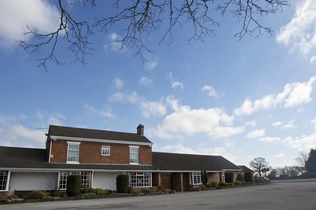 Hunters Lodge Hotel Crewe Exterior foto
